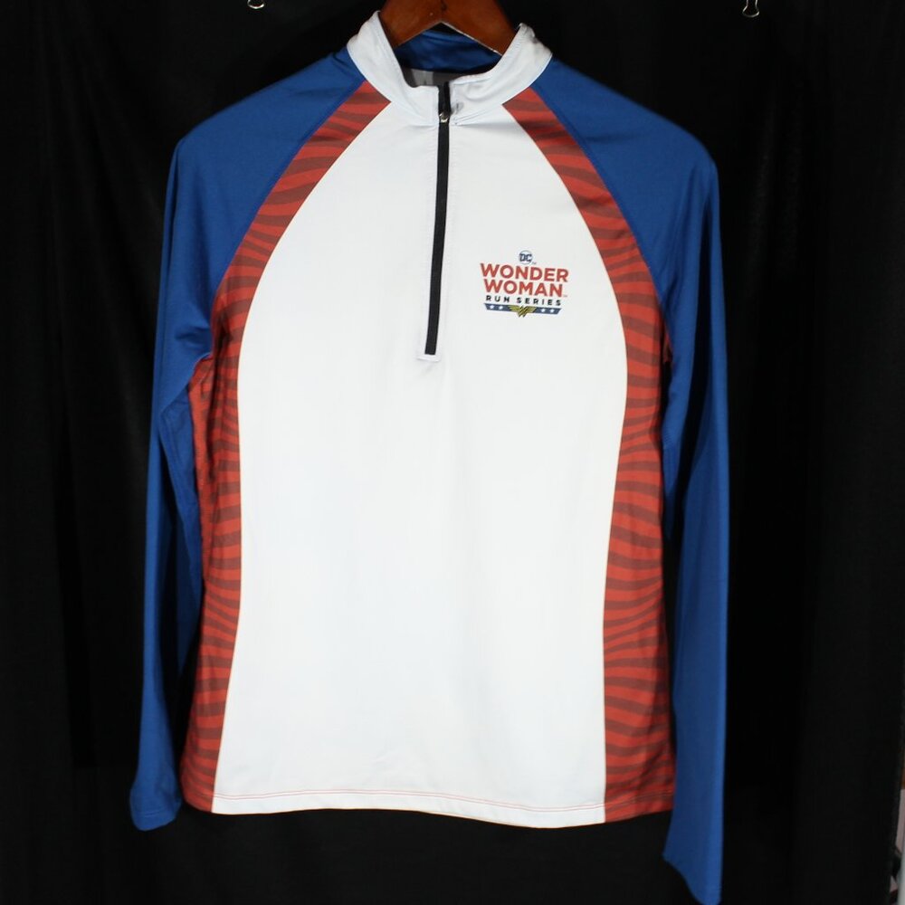 Running Man DC Wonder Woman Run Series 1/4 zip pullover jacket - Size L